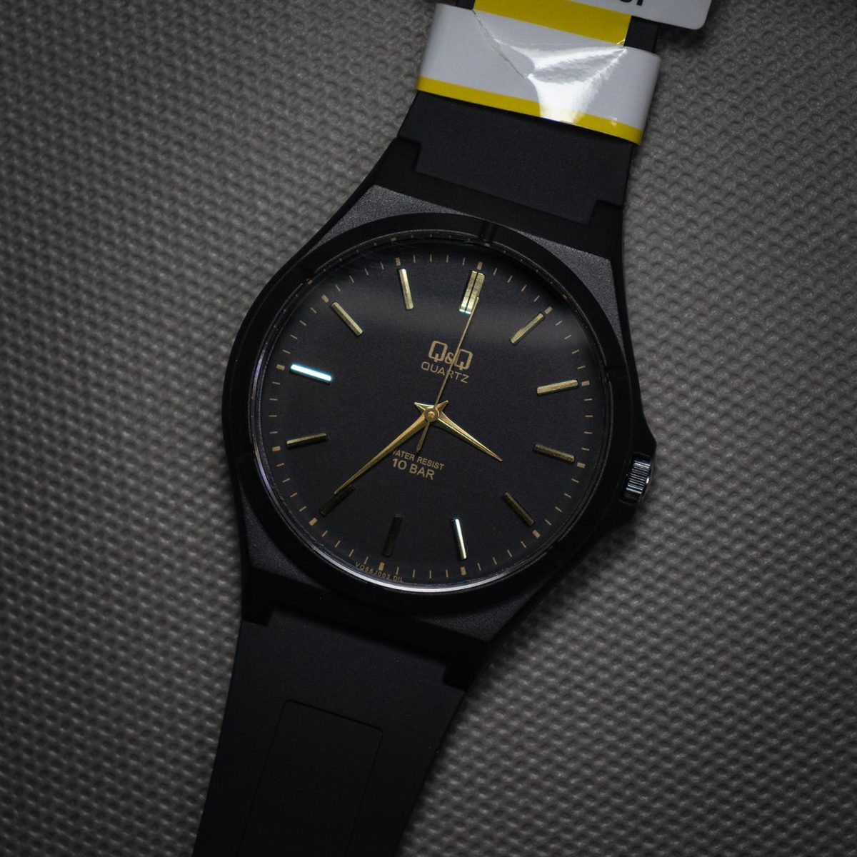 ساعت مچی کیو اند کیو مدل VS42J006Y