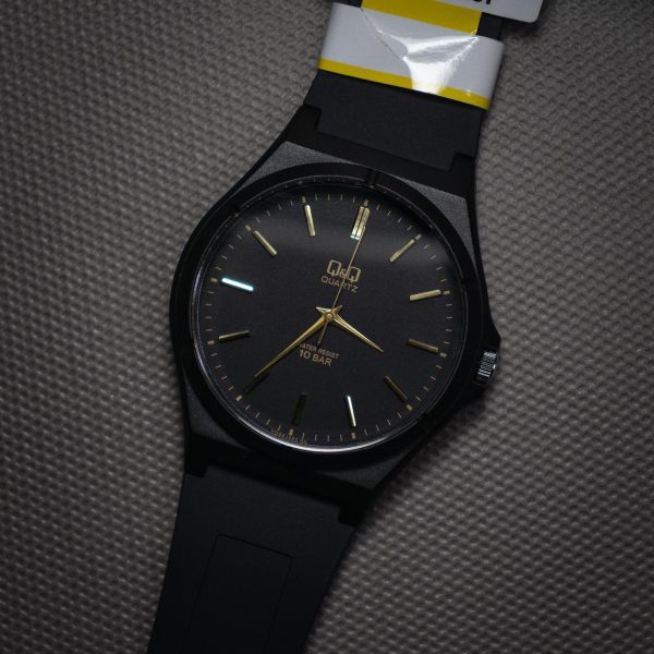 ساعت مچی کیو اند کیو مدل VS42J006Y
