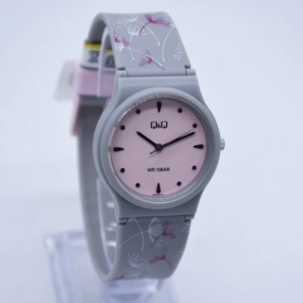 ساعت بچه گانه کیو اند کیو مدل V06A-011VY