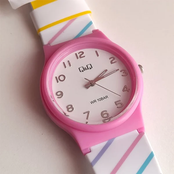 ساعت بچه گانه کیو اند کیو مدل V06A-013VY